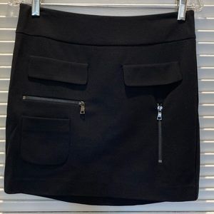 CYNTHIA STEFFE BLACK MINI SKIRT ZIPPERED POCKETS SZ 2